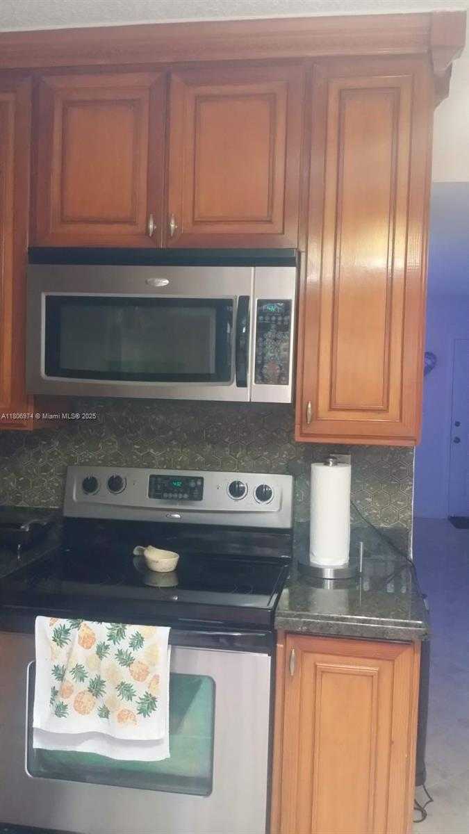 Small Image of 680 NORTH WEST 82ND PL #260, Miami Number 6