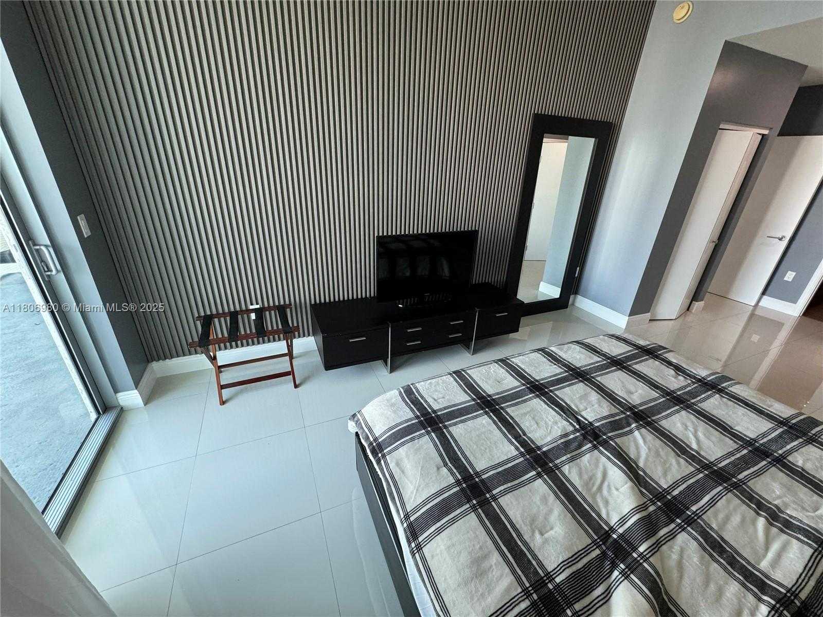 Small Image of 7928 EAST DR #805, North Bay Village Number 23