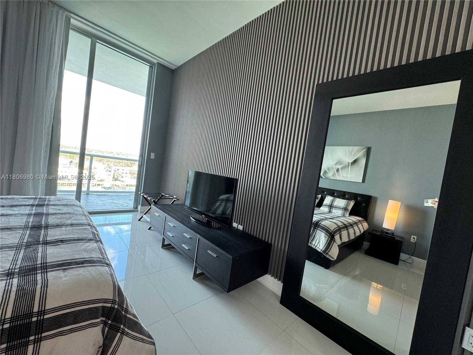Small Image of 7928 EAST DR #805, North Bay Village Number 25