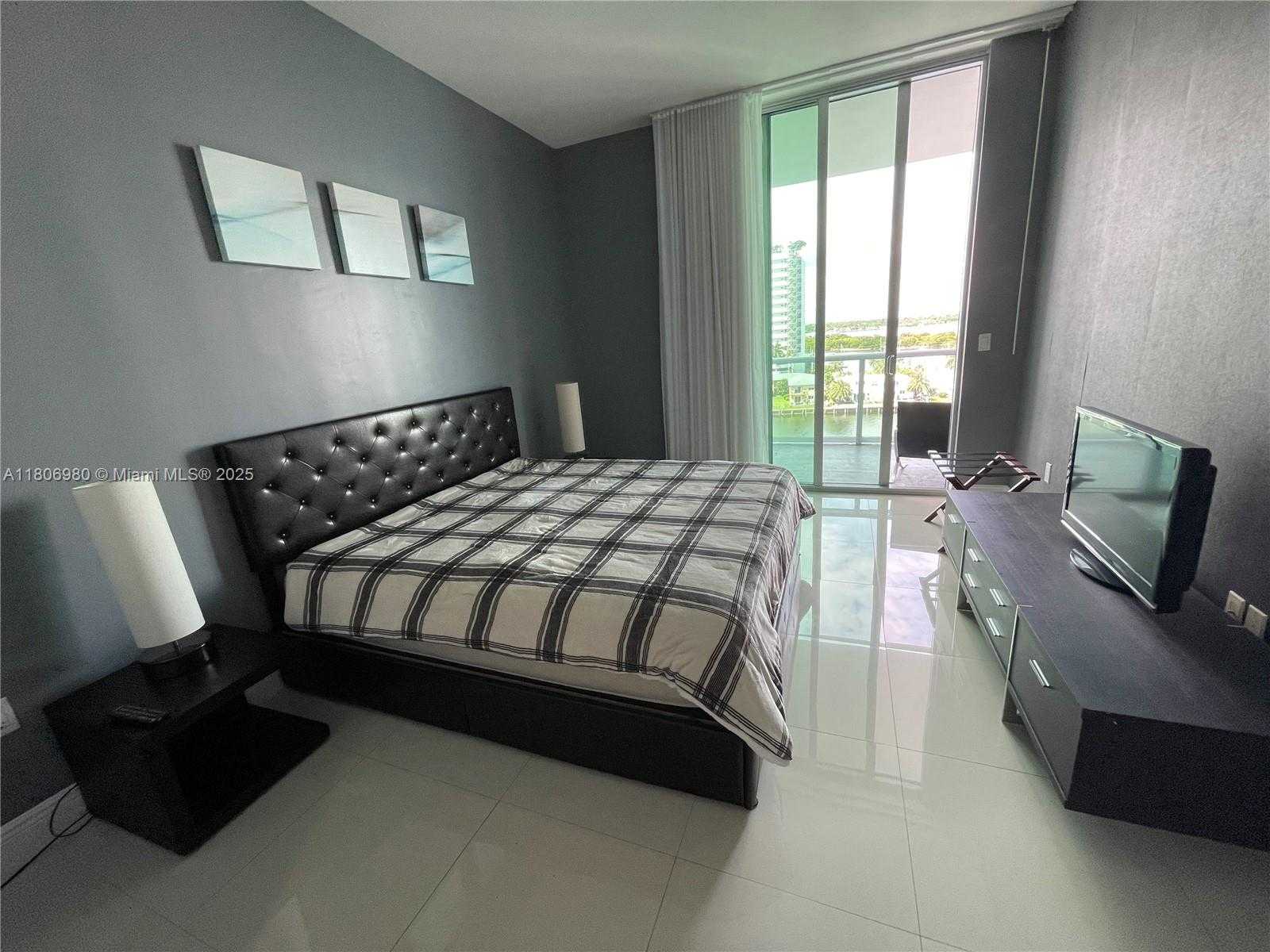 Small Image of 7928 EAST DR #805, North Bay Village Number 37