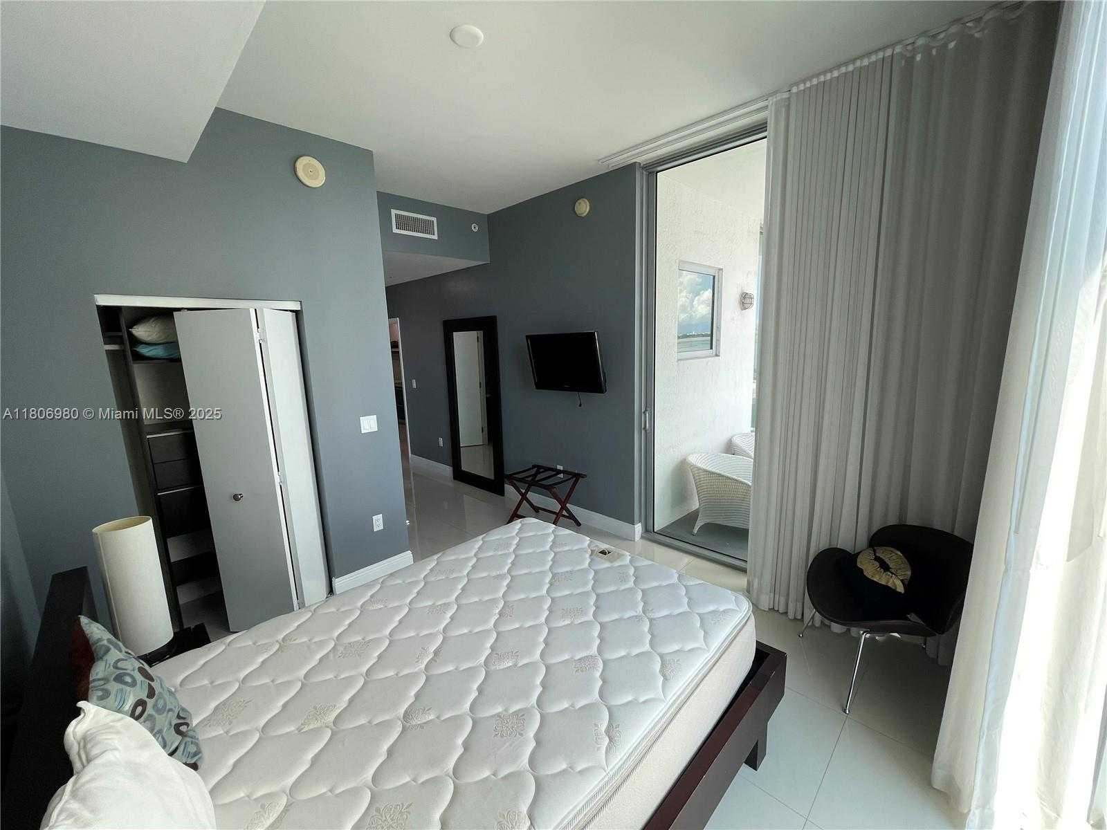 Small Image of 7928 EAST DR #805, North Bay Village Number 41
