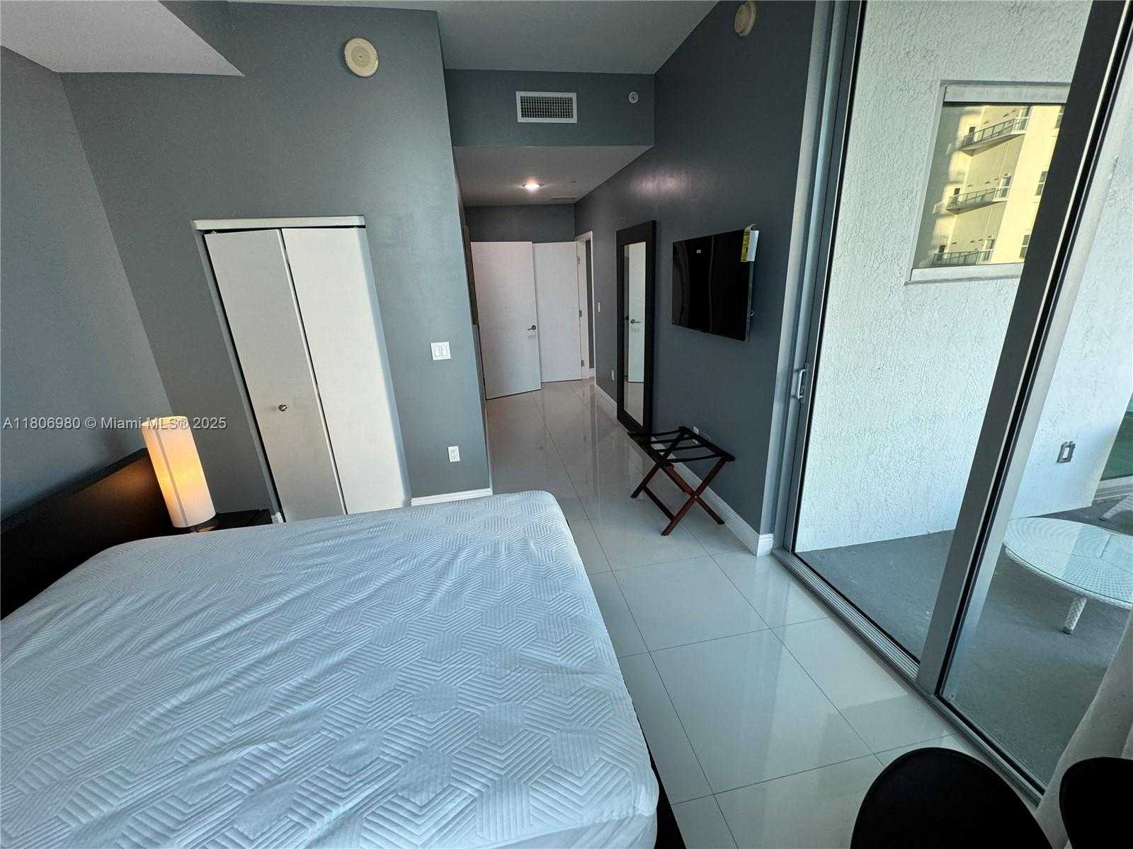 Small Image of 7928 EAST DR #805, North Bay Village Number 45