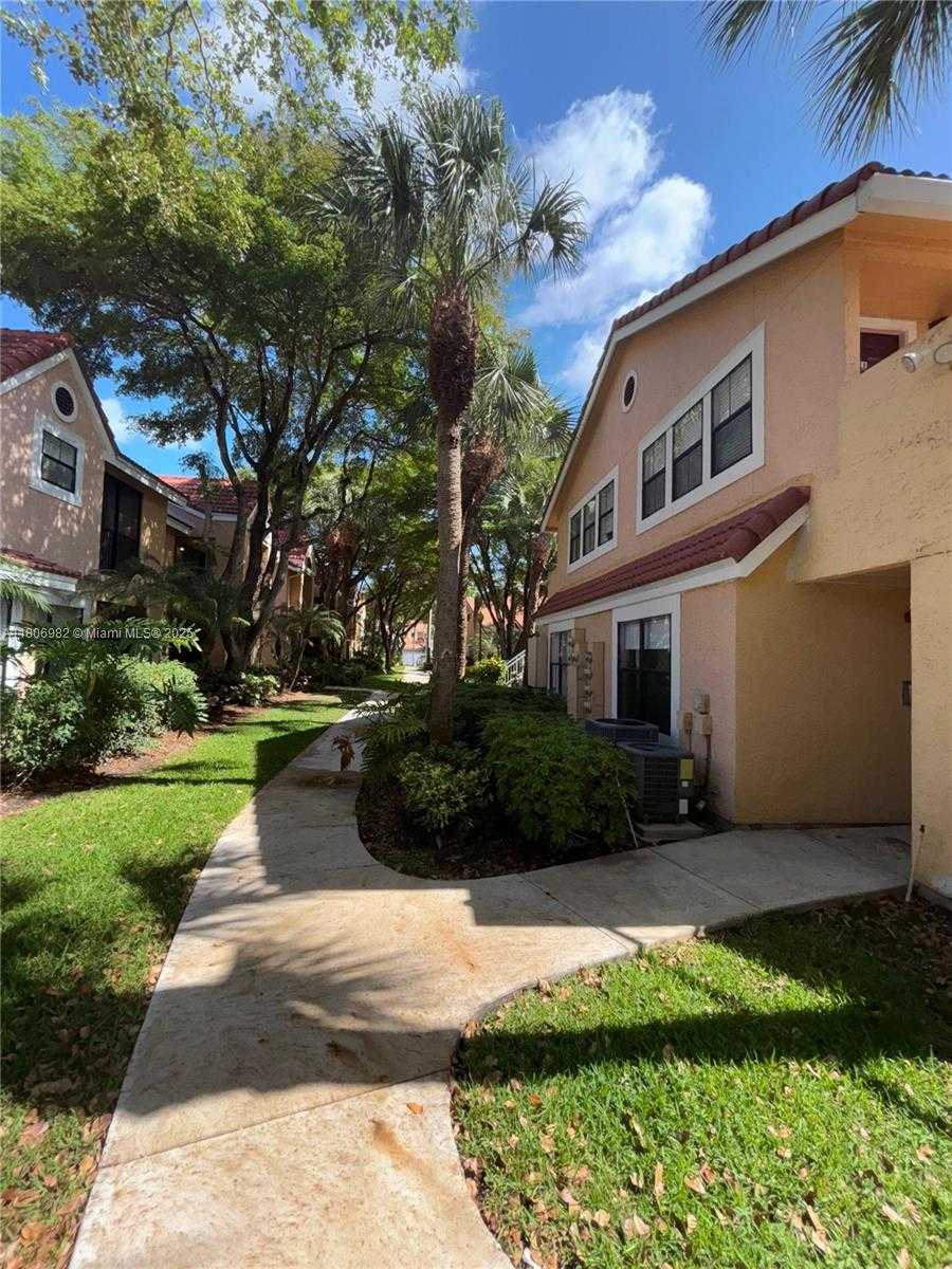 Small Image of 15591 SOUTH WEST 105TH TER #511, Miami Number 2