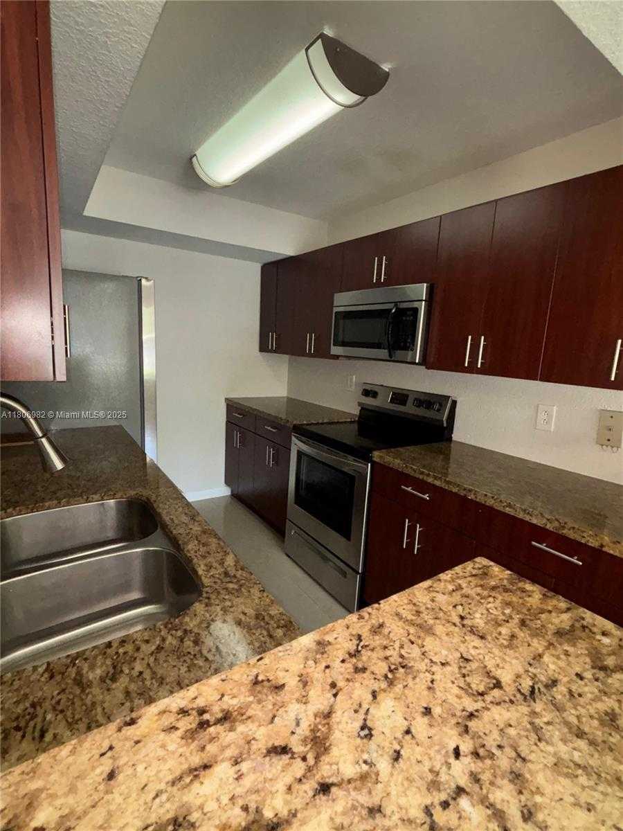 Small Image of 15591 SOUTH WEST 105TH TER #511, Miami Number 8