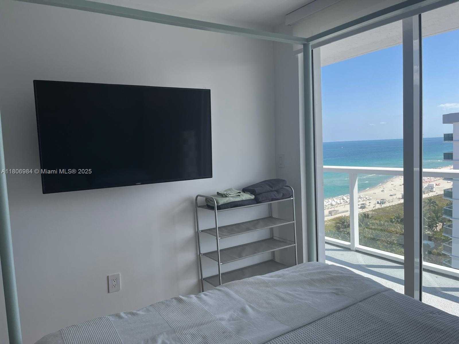 Small Image of 2457 COLLINS AVE #PH-5, Miami Beach Number 16