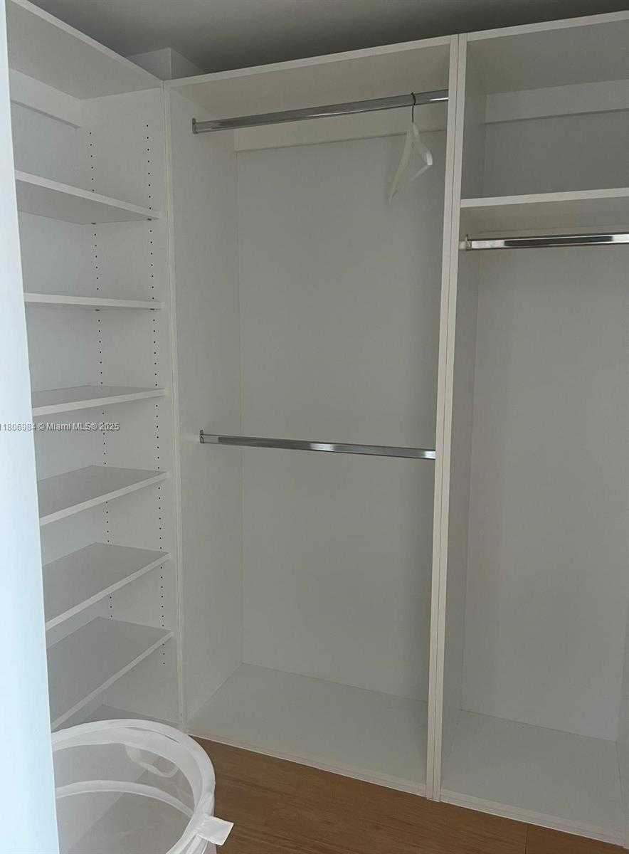 Small Image of 2457 COLLINS AVE #PH-5, Miami Beach Number 9