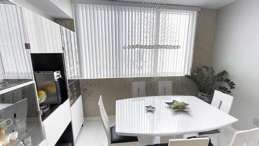 Small Image of 253 NORTH EAST 2ND ST #1602, Miami Number 19