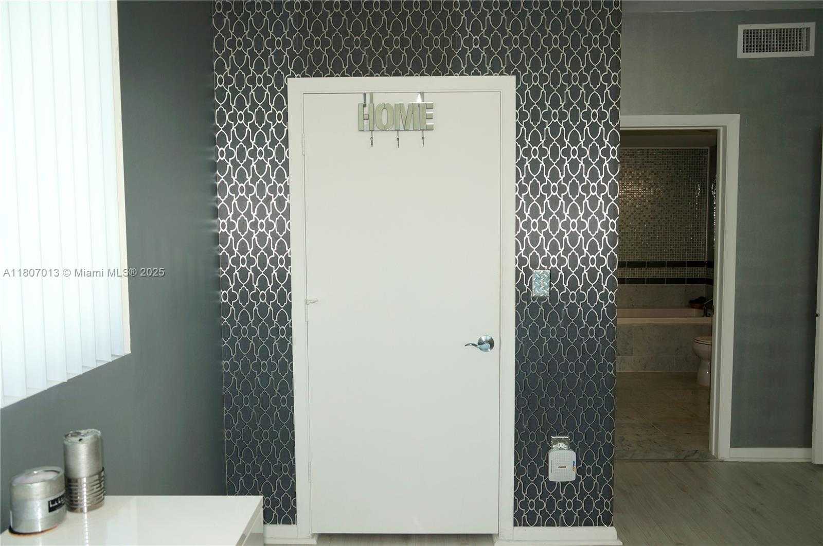 Small Image of 253 NORTH EAST 2ND ST #1602, Miami Number 23