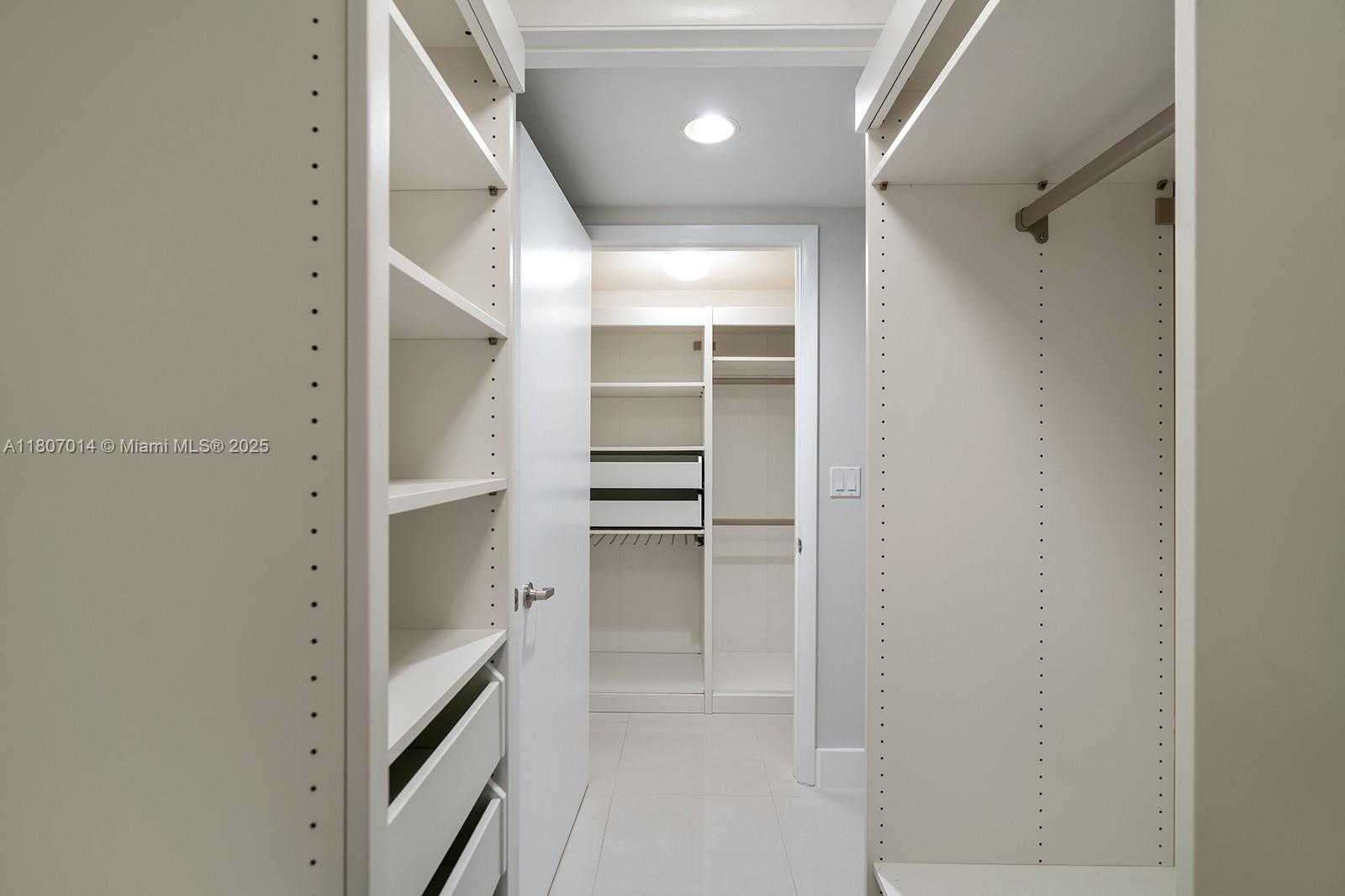 Small Image of 495 BRICKELL AVE #2703, Miami Number 14