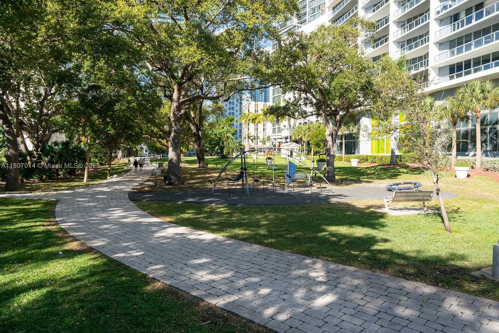 Small Image of 495 BRICKELL AVE #2703, Miami Number 22