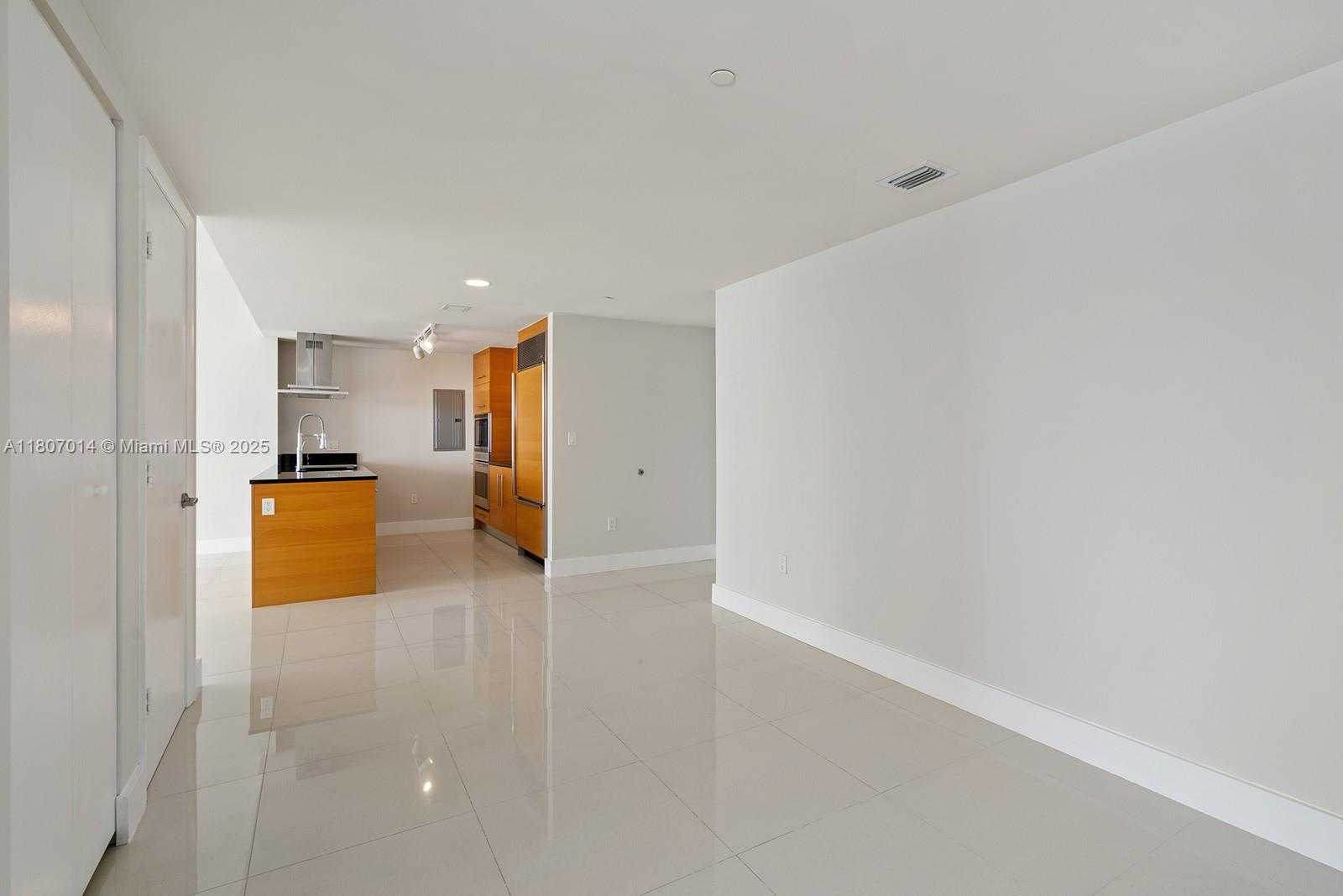 Small Image of 495 BRICKELL AVE #2703, Miami Number 7