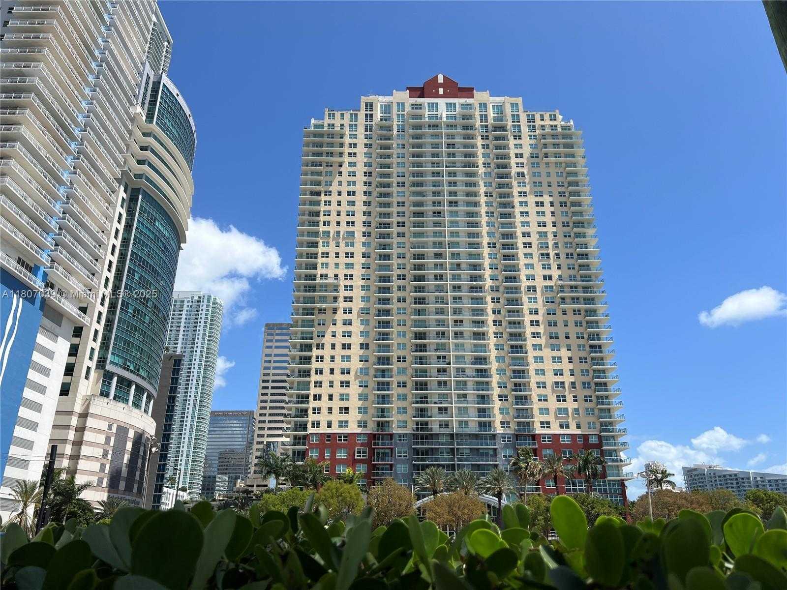 Small Image of 1155 BRICKELL BAY DR #1505, Miami Number 2