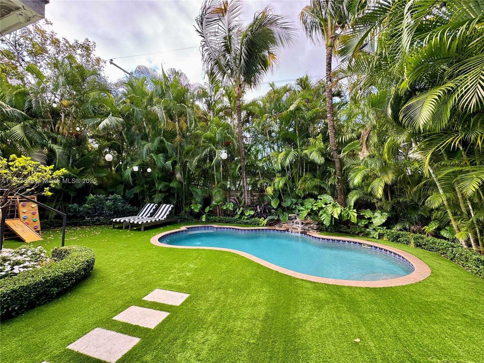 Small Image of 146 NORTH EAST 47TH ST, Miami Number 18
