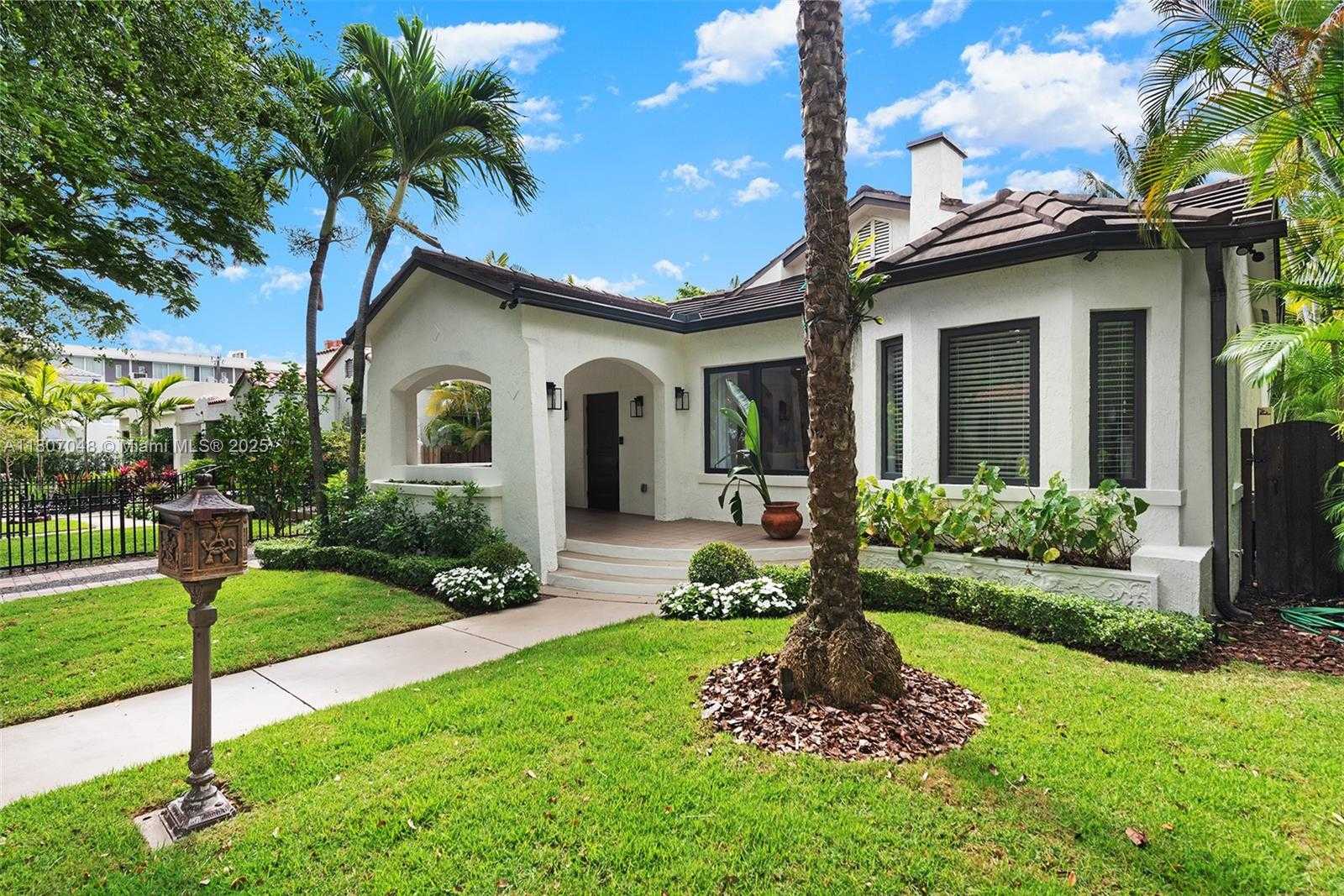 Small Image of 146 NORTH EAST 47TH ST, Miami Number 2