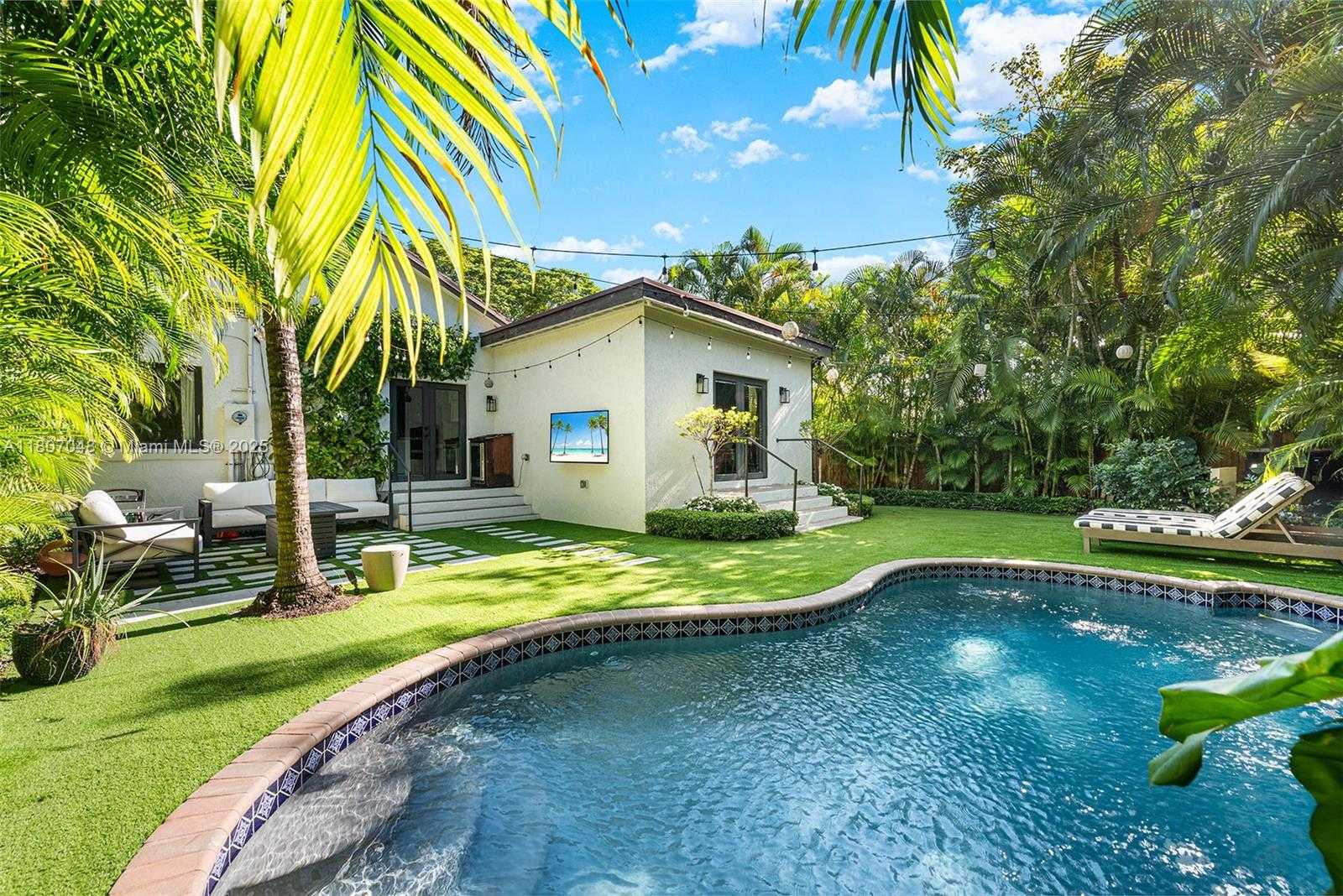 Small Image of 146 NORTH EAST 47TH ST, Miami Number 21