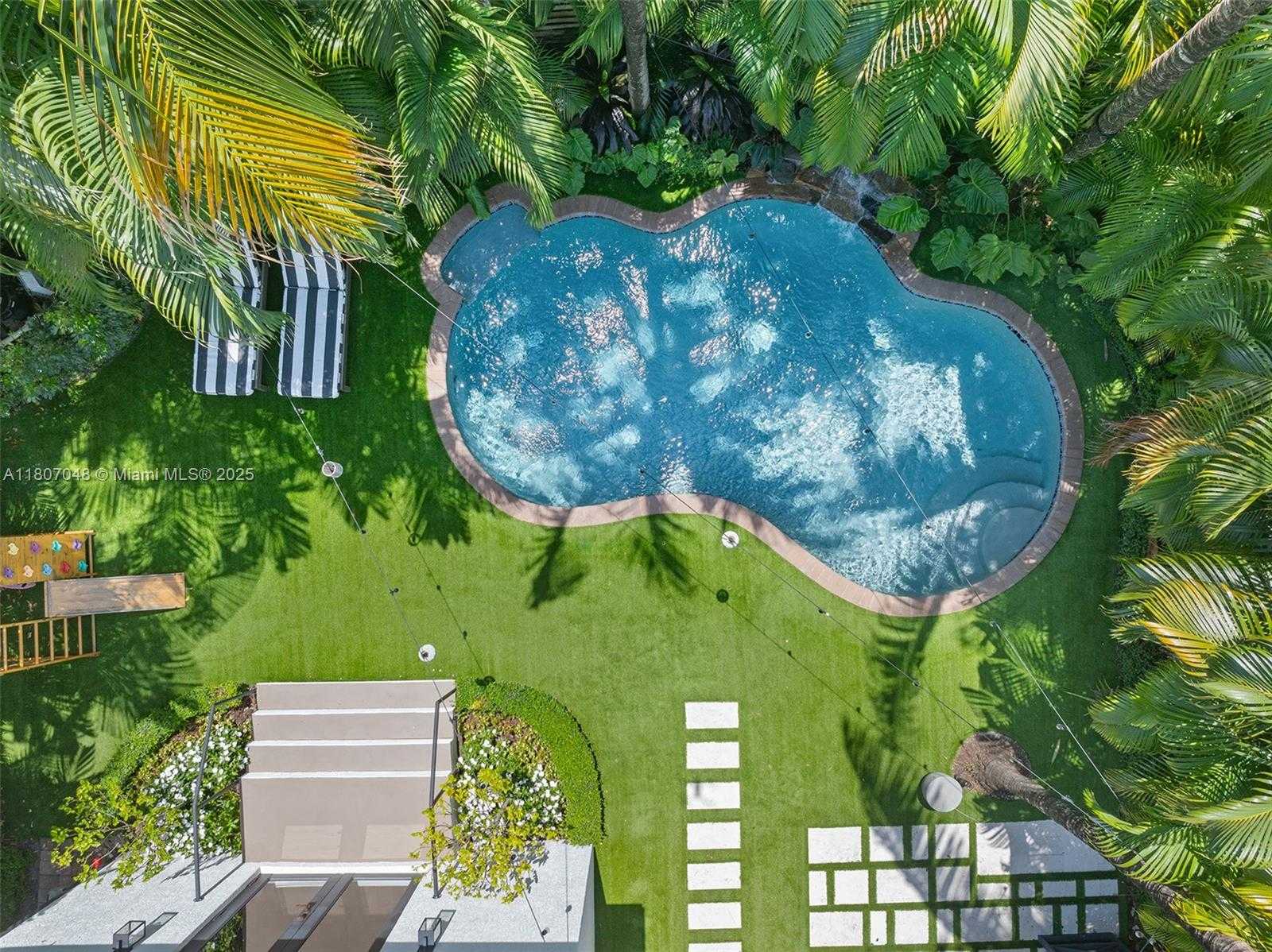 Small Image of 146 NORTH EAST 47TH ST, Miami Number 24