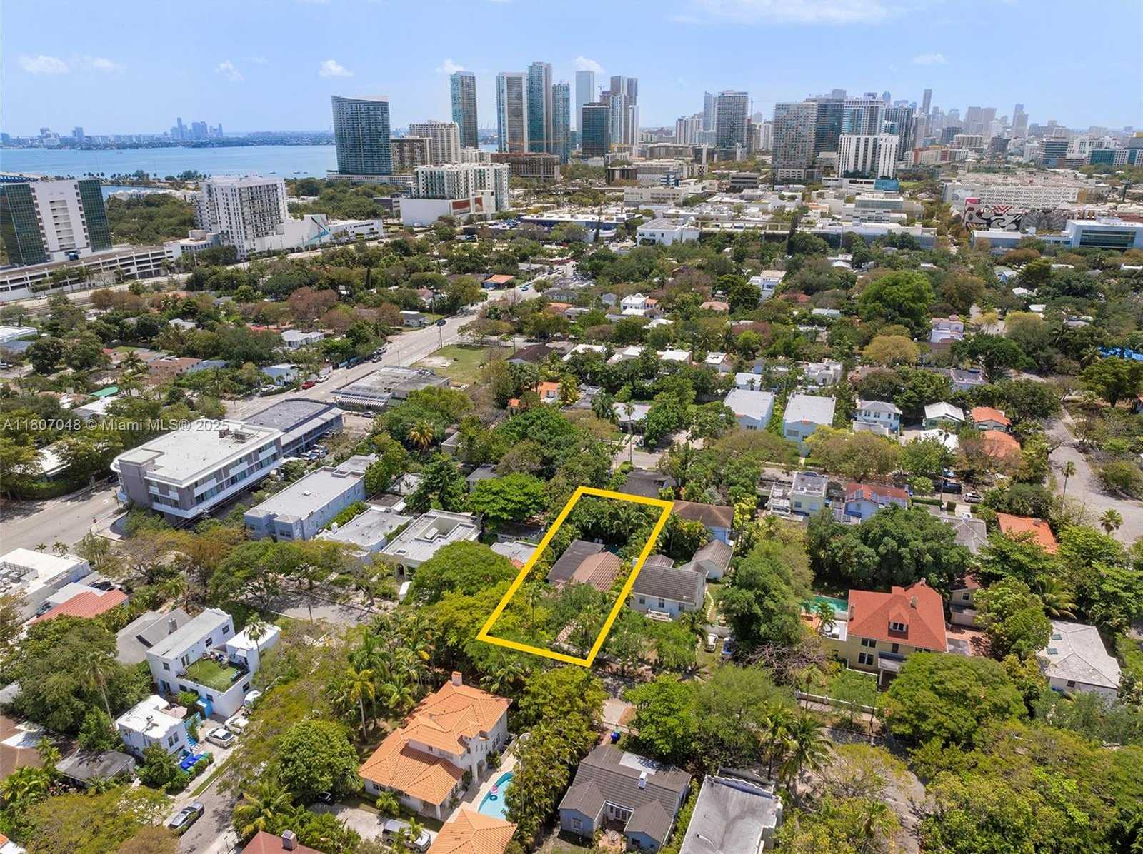 Small Image of 146 NORTH EAST 47TH ST, Miami Number 25