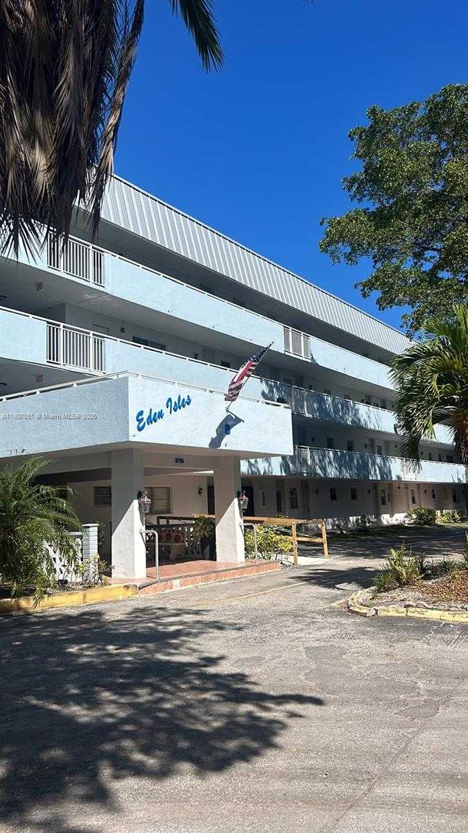 Small Image of 3725 NORTH EAST 169TH ST #400, North Miami Beach Number 4