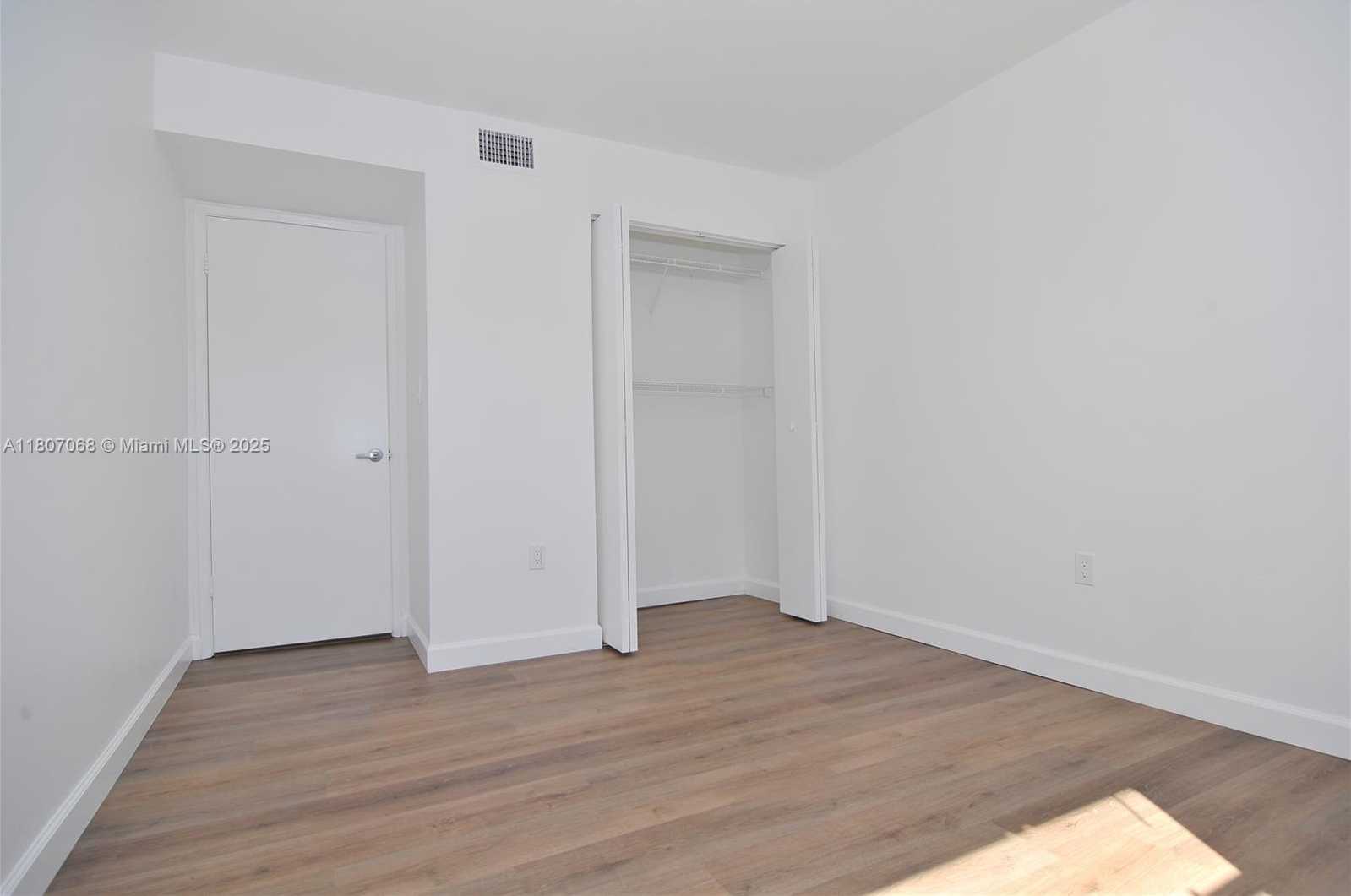 Small Image of 9427 FONTAINEBLEAU BLVD #213-34, Miami Number 14