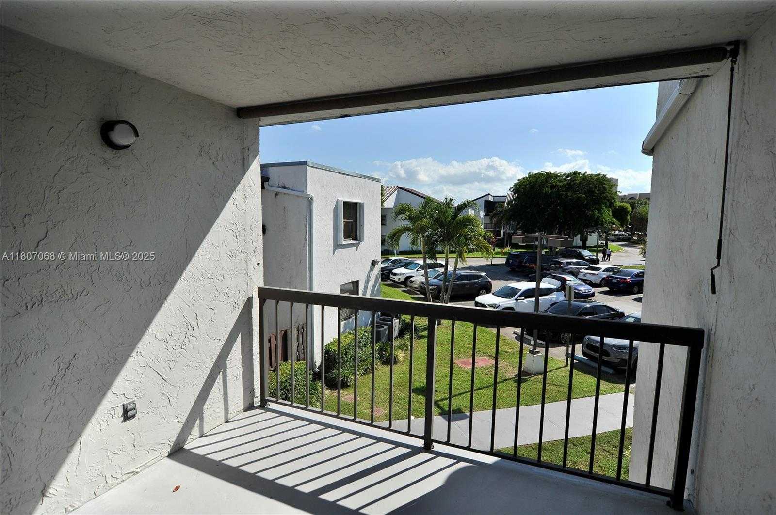 Small Image of 9427 FONTAINEBLEAU BLVD #213-34, Miami Number 23