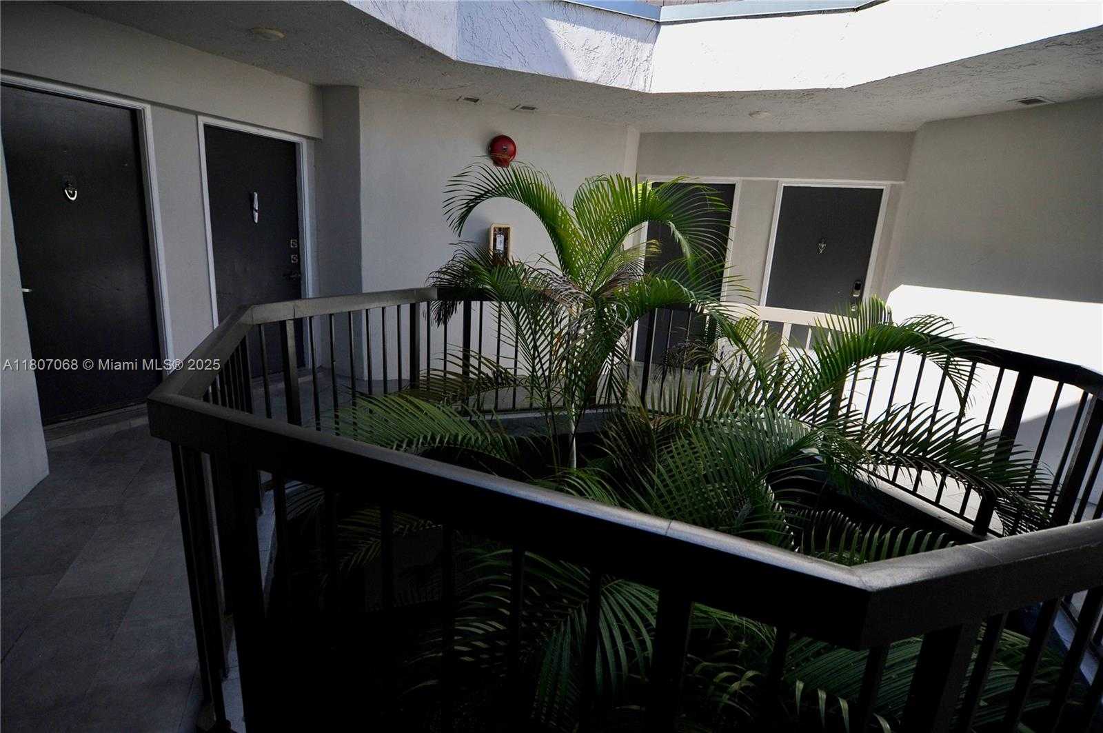 Small Image of 9427 FONTAINEBLEAU BLVD #213-34, Miami Number 25