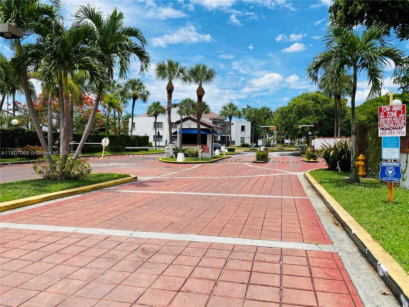 Small Image of 9427 FONTAINEBLEAU BLVD #213-34, Miami Number 29