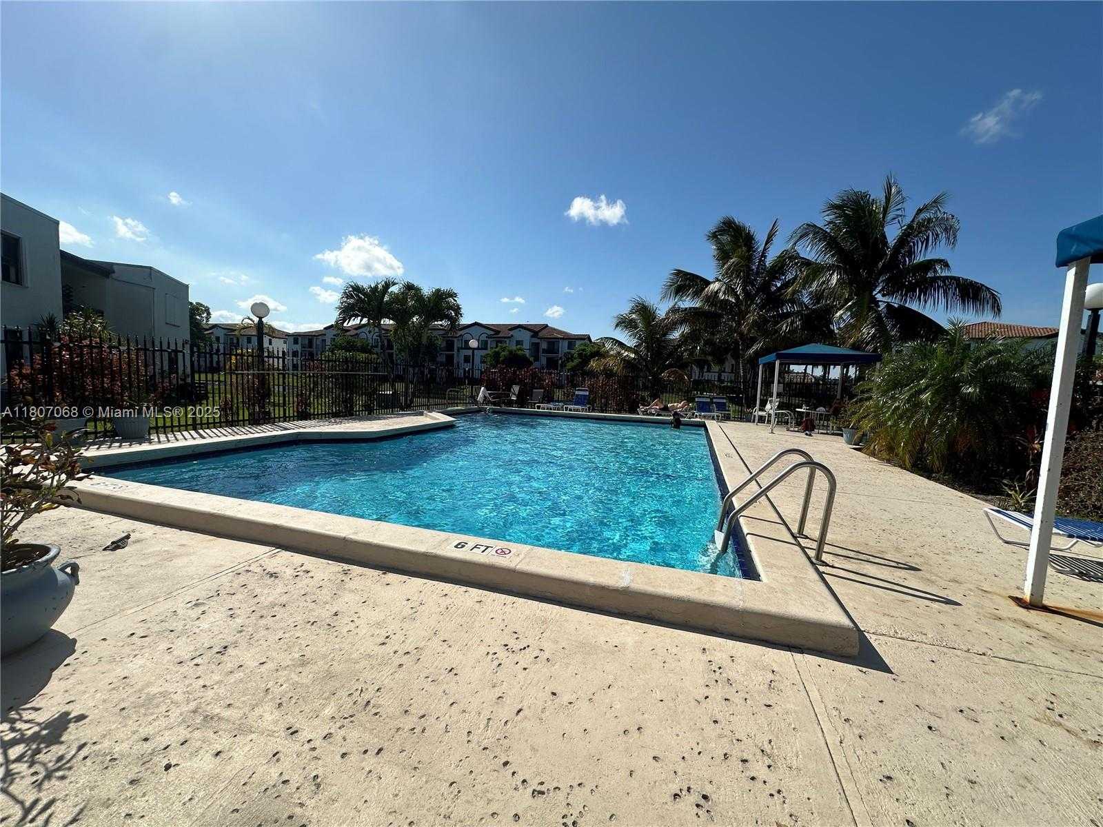 Small Image of 9427 FONTAINEBLEAU BLVD #213-34, Miami Number 30