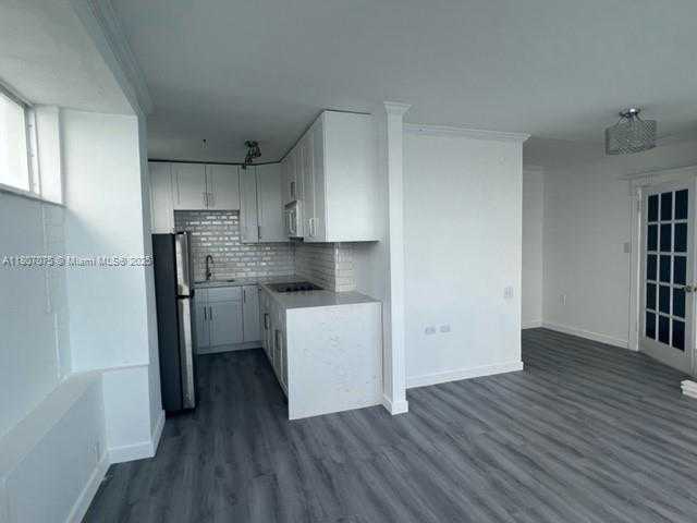 Small Image of 1250 WEST AVE #6W, Miami Beach Number 15