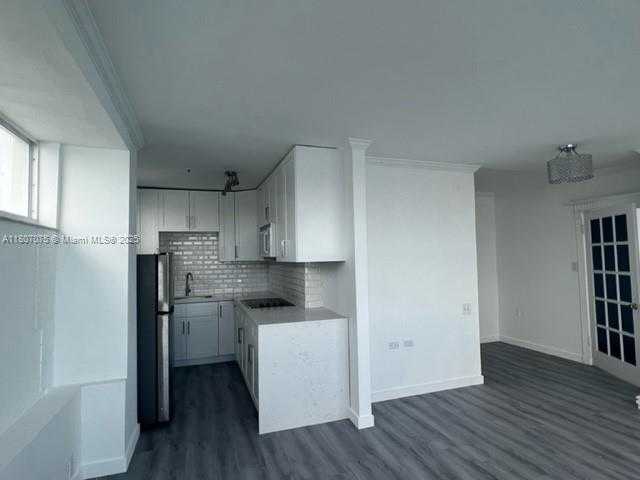 Small Image of 1250 WEST AVE #6W, Miami Beach Number 16