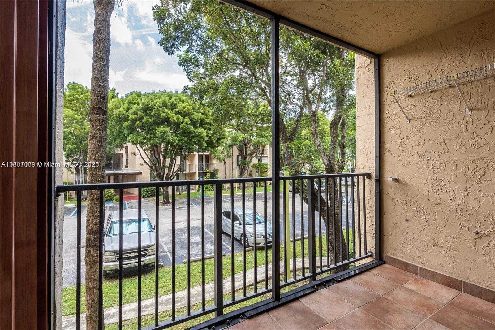Small Image of 14301 NORTH KENDALL DR #208B, Miami Number 10