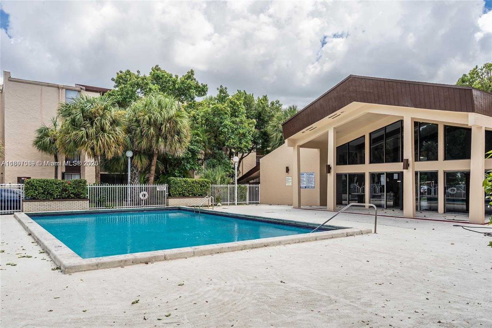Small Image of 14301 NORTH KENDALL DR #208B, Miami Number 11