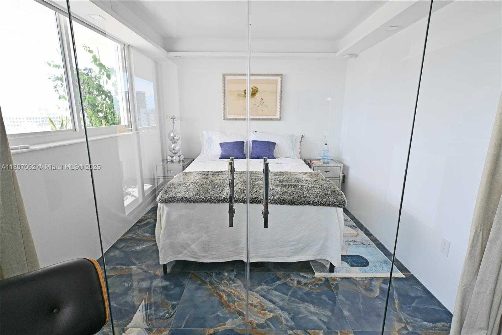 Small Image of 401 OCEAN DRIVE #1003, Miami Beach Number 7