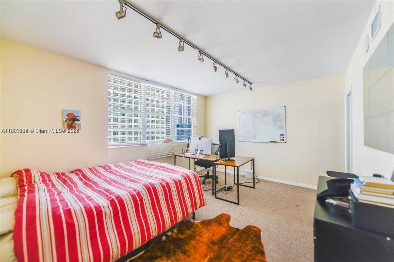 Small Image of 825 BRICKELL BAY DR #2050, Miami Number 4
