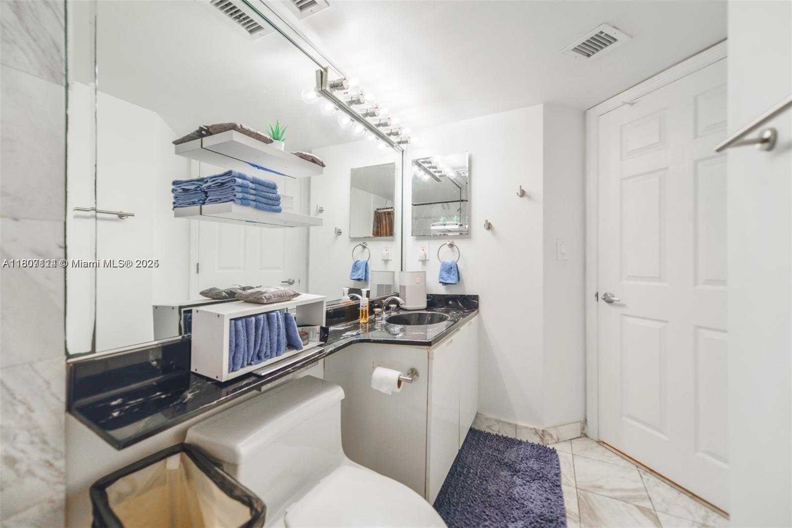 Small Image of 825 BRICKELL BAY DR #2050, Miami Number 8