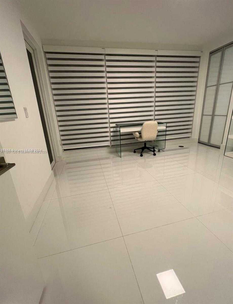 Small Image of 10242 NORTH WEST 75TH TER, Doral Number 15