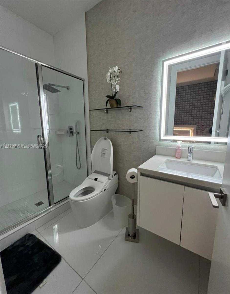 Small Image of 10242 NORTH WEST 75TH TER, Doral Number 18