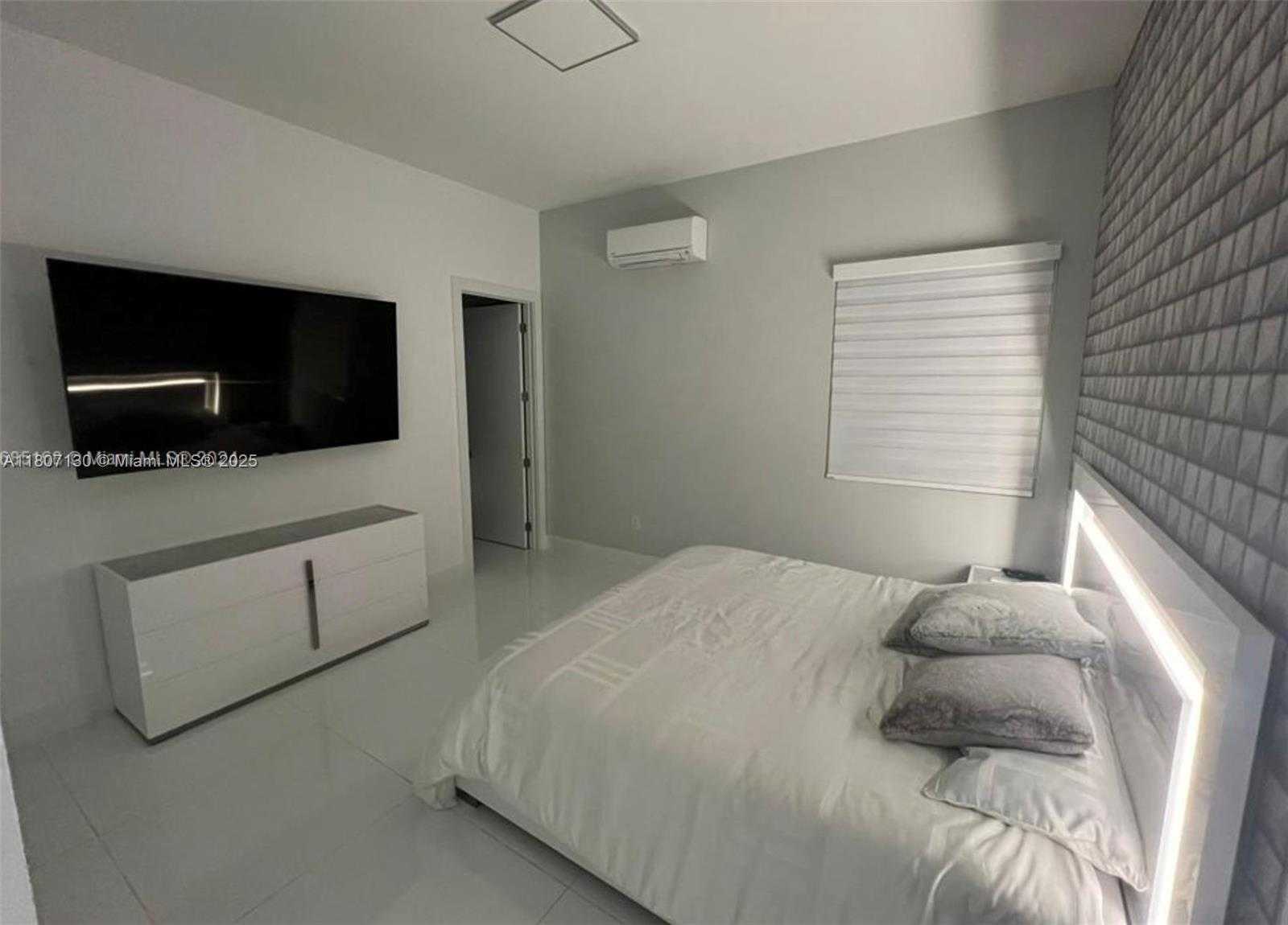 Small Image of 10242 NORTH WEST 75TH TER, Doral Number 19