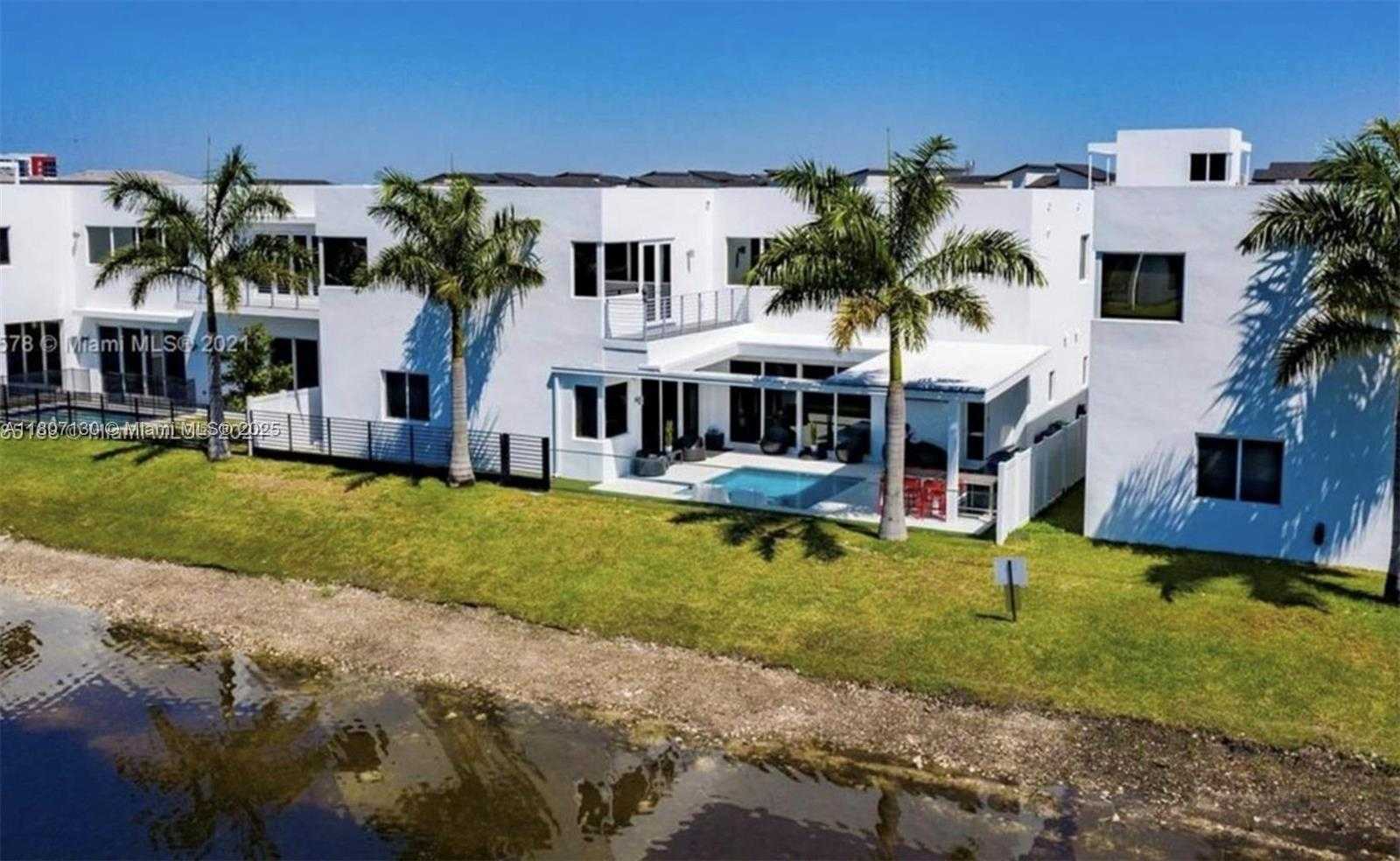 Small Image of 10242 NORTH WEST 75TH TER, Doral Number 22