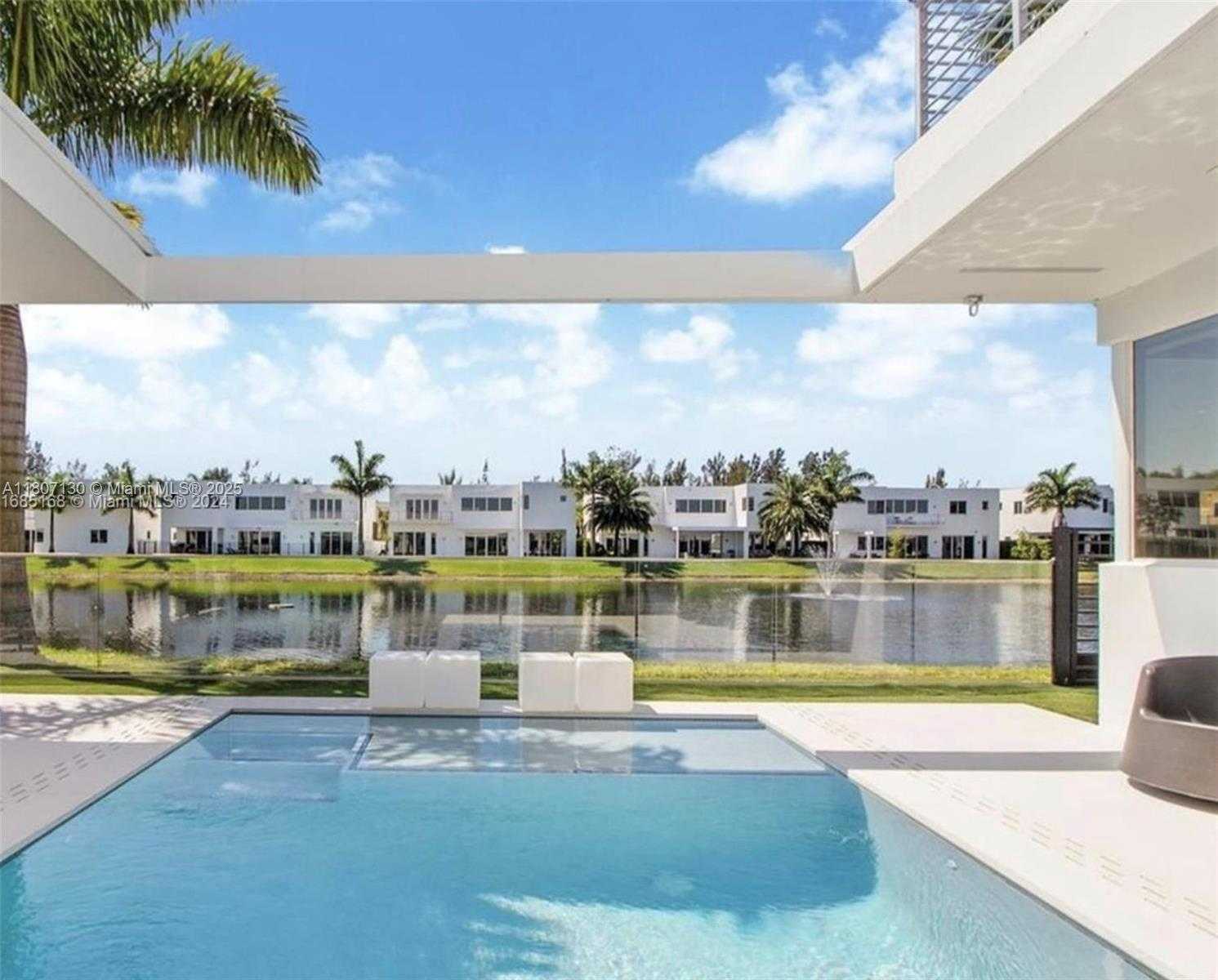 Small Image of 10242 NORTH WEST 75TH TER, Doral Number 8