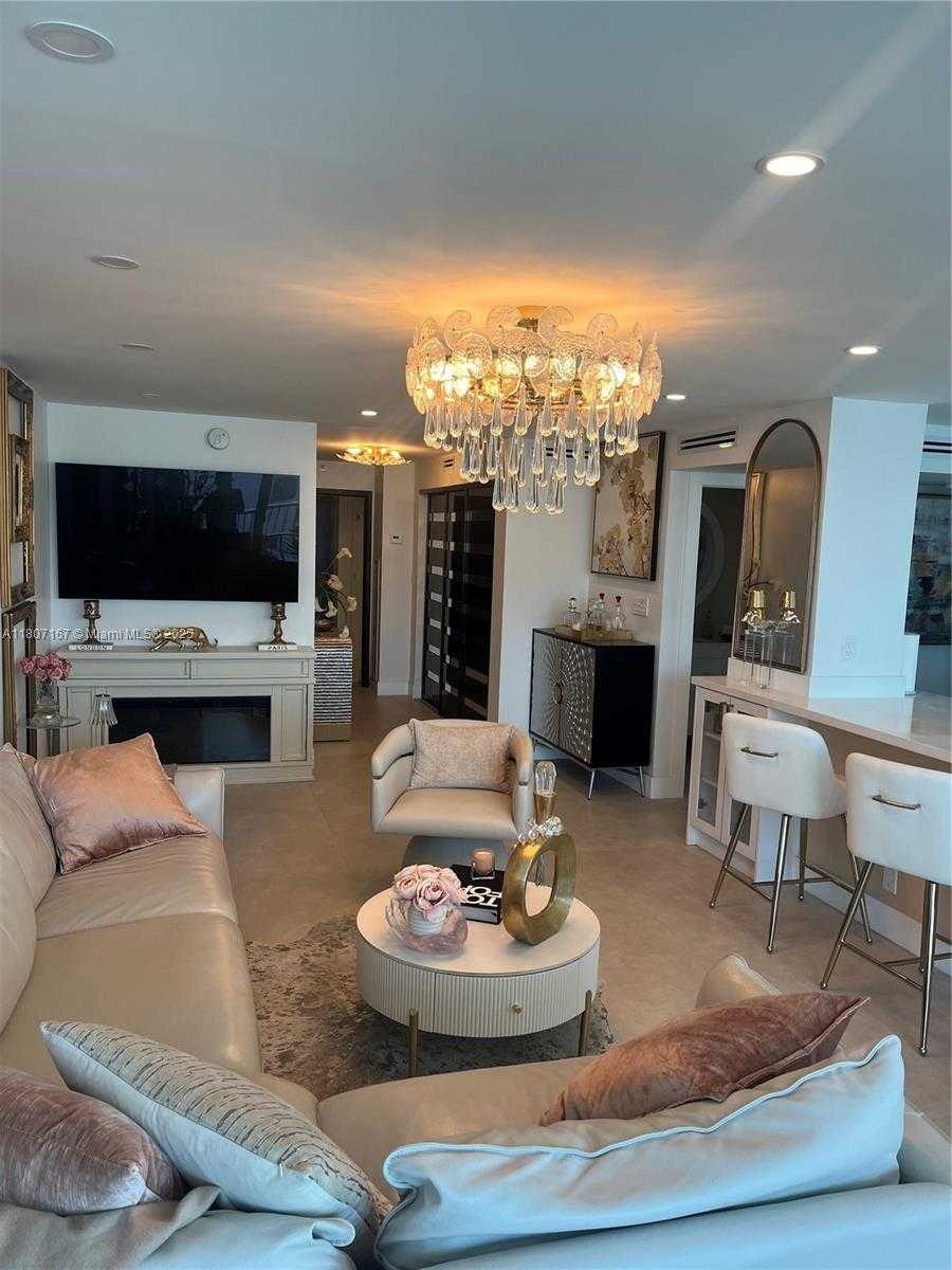 Small Image of 2655 COLLINS AVE #1709, Miami Beach Number 11