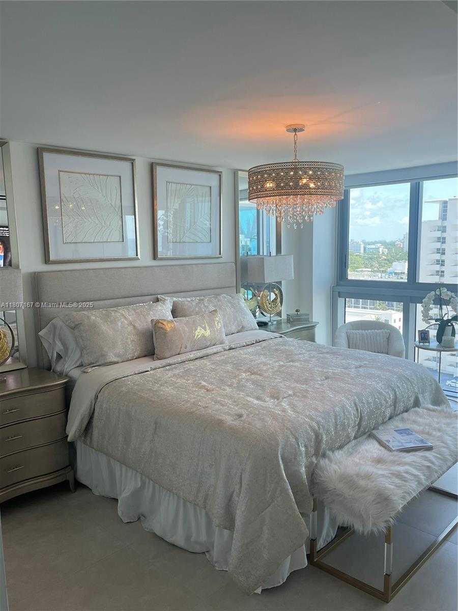 Small Image of 2655 COLLINS AVE #1709, Miami Beach Number 14