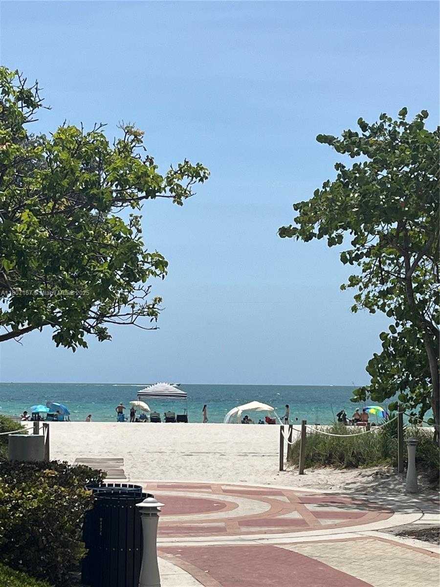 Small Image of 2655 COLLINS AVE #1709, Miami Beach Number 6