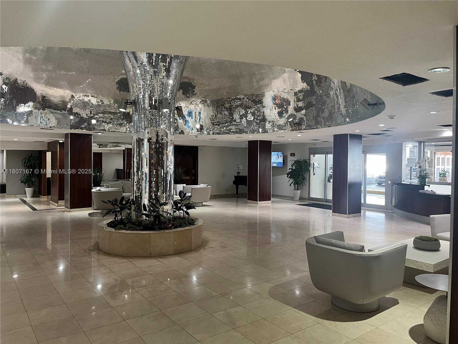 Small Image of 2655 COLLINS AVE #1709, Miami Beach Number 8