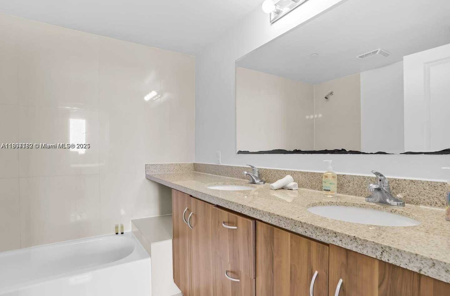Small Image of 601 NORTH EAST 23RD ST #703, Miami Number 15