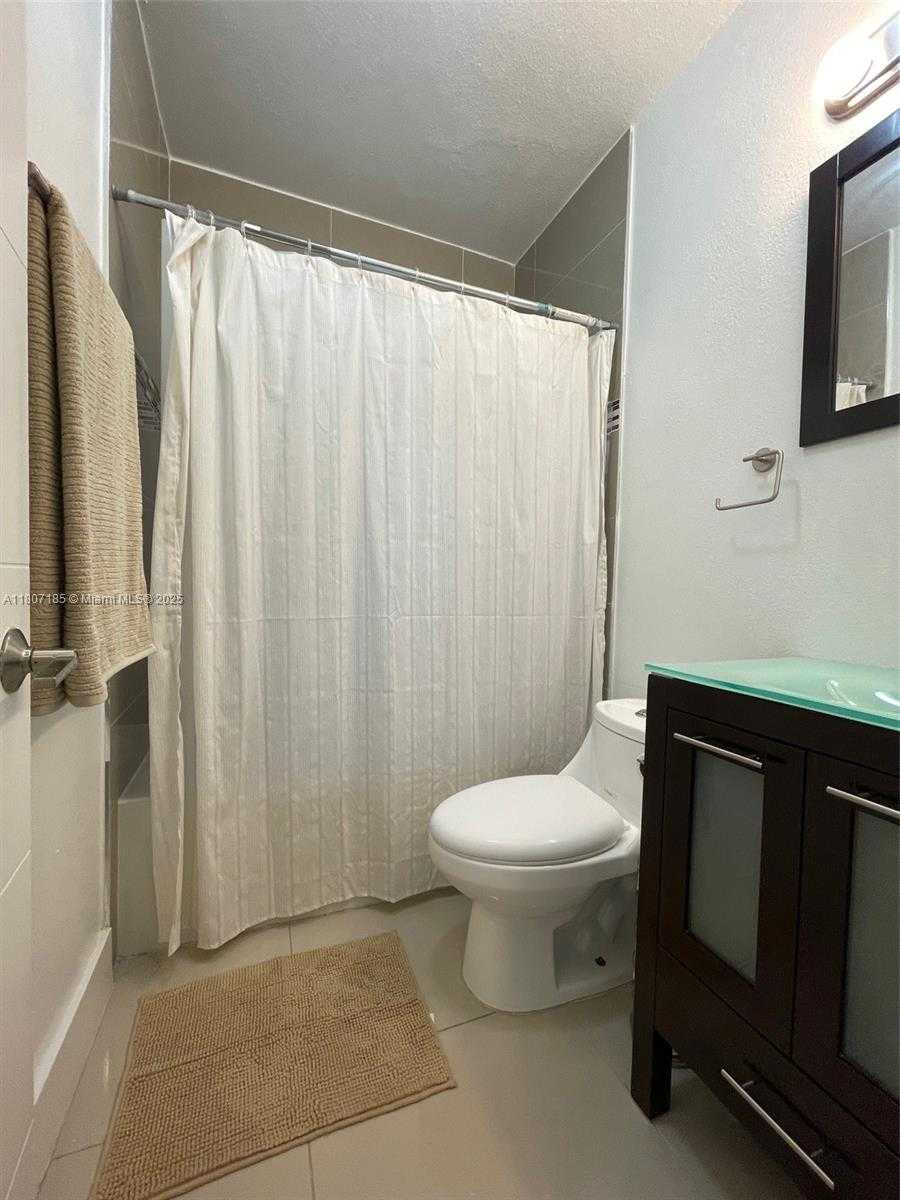 Small Image of 26 NORTH EAST 70TH ST, Miami Number 15