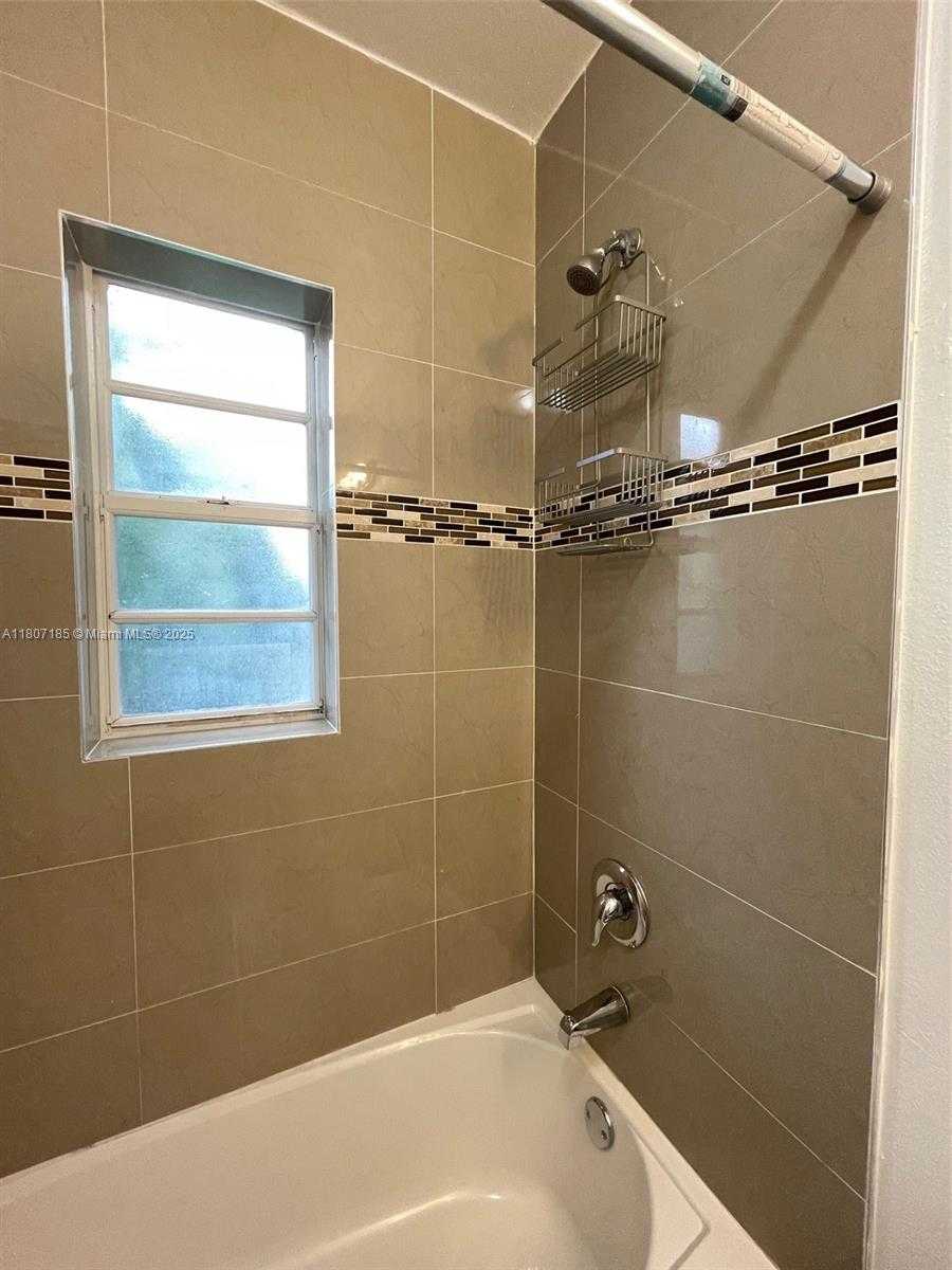 Small Image of 26 NORTH EAST 70TH ST, Miami Number 16