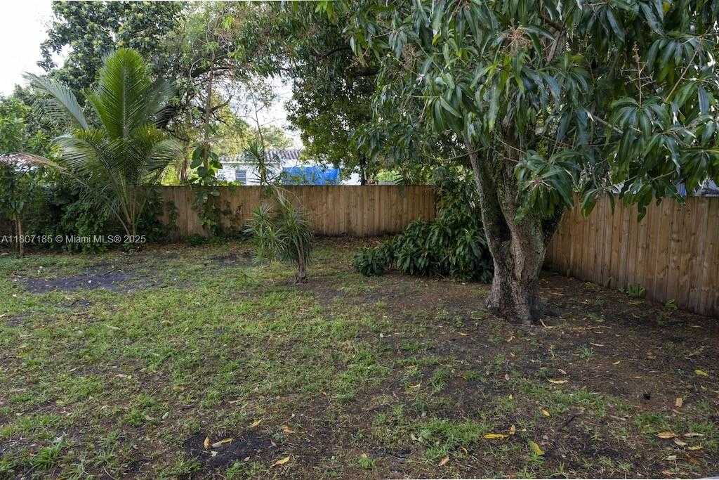Small Image of 26 NORTH EAST 70TH ST, Miami Number 22