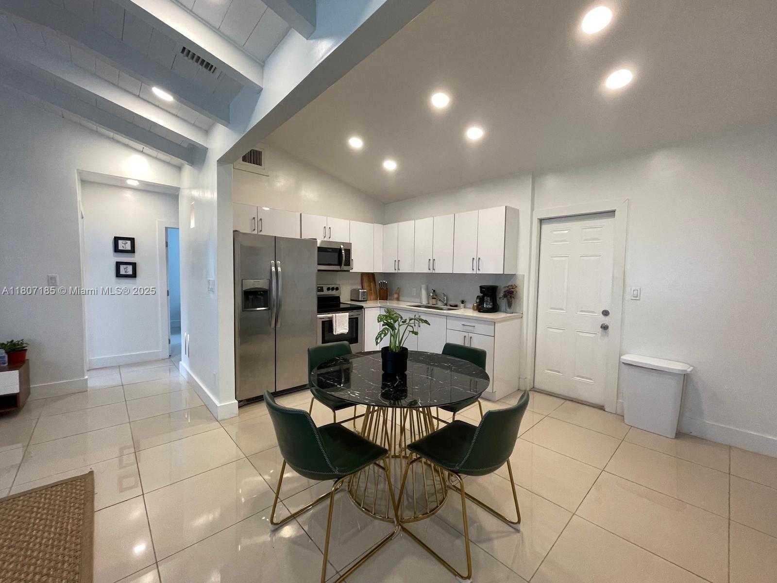 Small Image of 26 NORTH EAST 70TH ST, Miami Number 9