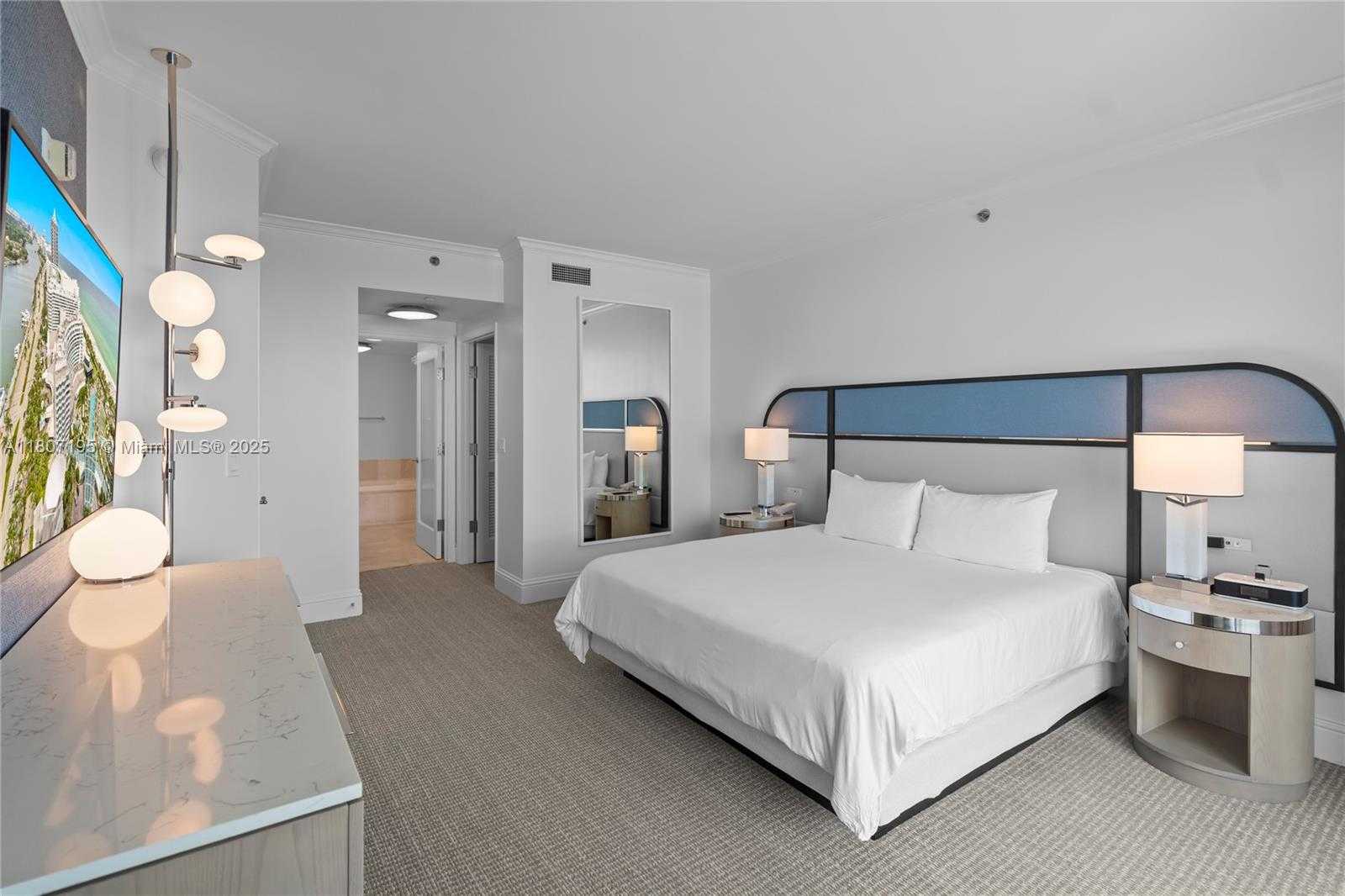 Small Image of 4401 COLLINS AVE #2911, Miami Beach Number 24