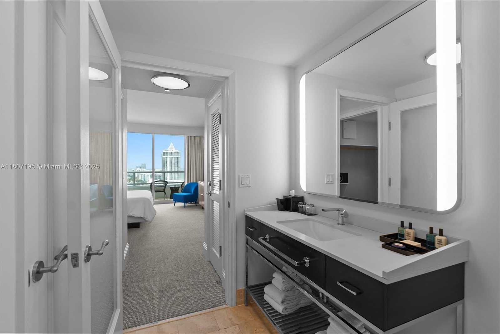 Small Image of 4401 COLLINS AVE #2911, Miami Beach Number 27